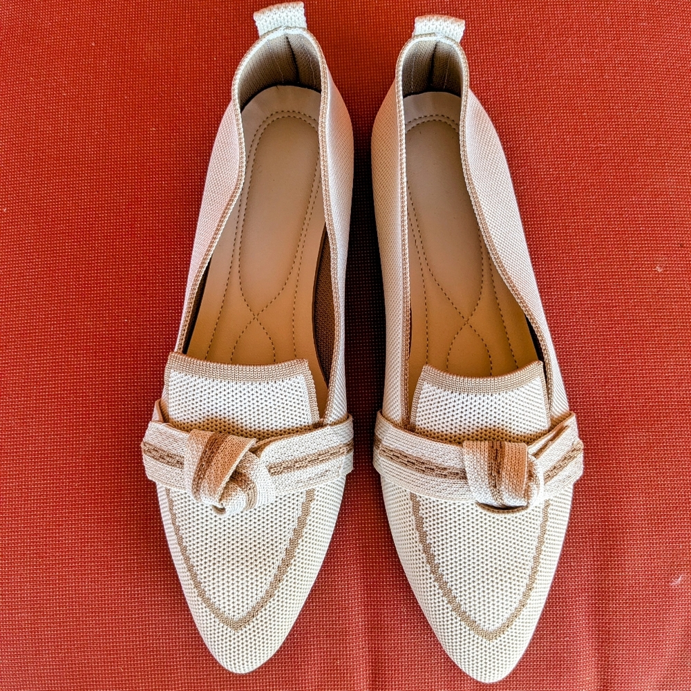 Elegant Cream Loafer Flats with Bow Contrast Trim Point Toe Sz 10